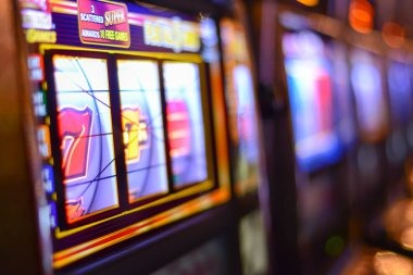 Jurassic Kingdom slot game interface on bondan 69 showing dinosaur symbols and paylines